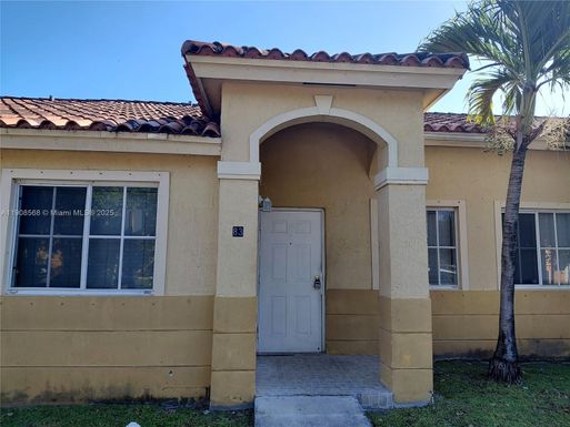 83 NE 13th Ave # 15, Homestead FL 33033