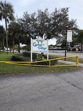 7230 Fairway Dr # F15, Miami Lakes FL 33014