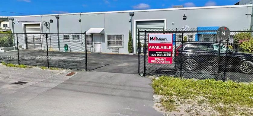 3241 NW 38th St, Miami FL 33142