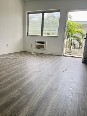 780 81st St # 8, Miami Beach FL 33141