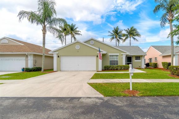 2590 SE 7th Pl, Homestead FL 33033