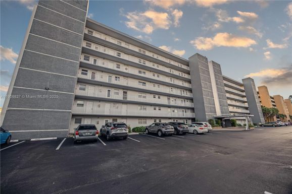 619 NE 14th Ave # 304, Hallandale Beach FL 33009