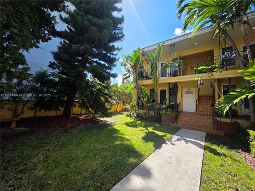 8024 Harding Ave # 4, Miami Beach FL 33141