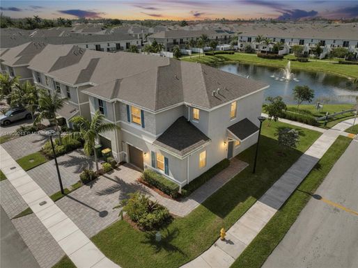 1754 SE 8th Ter, Homestead FL 33034