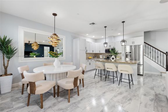 4184 Cascada Cir, Cooper City FL 33024