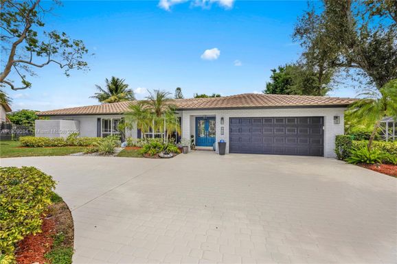 153 NW 114th Way, Coral Springs FL 33071