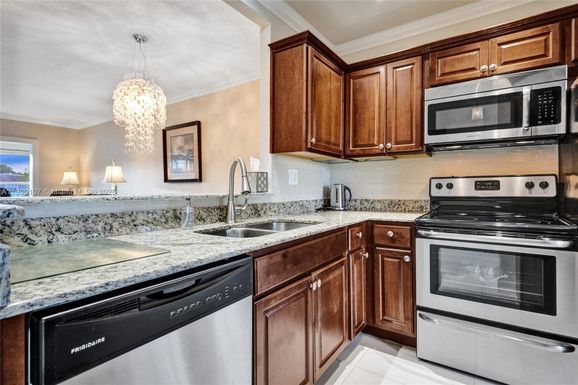 3501 NW 47th Ave # 601, Lauderdale Lakes FL 33319