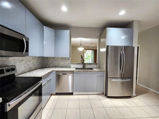 5489 NW 90th Ave, Sunrise FL 33351