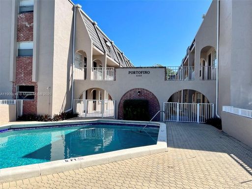 1100 SE 4th Ave # 10, Deerfield Beach FL 33441