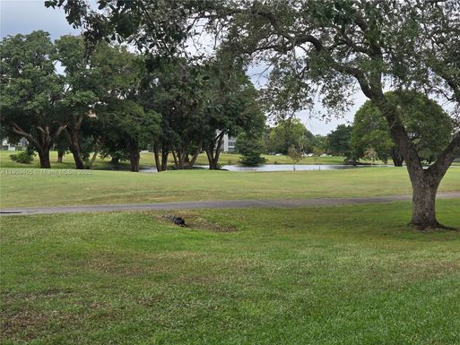 300 SW 130th Ter # 413B, Pembroke Pines FL 33027