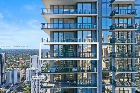 88 SW 7th St # 3101, Miami FL 33130