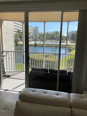 1770 NE 191st St # 1, Miami FL 33179