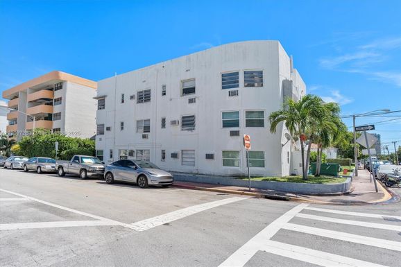 420 78th St, Miami Beach FL 33141