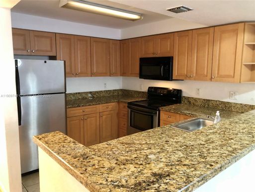 5201 Geneva Way # 102, Doral FL 33166