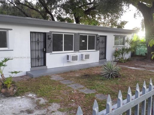 2181 NW 91st St, Miami FL 33147