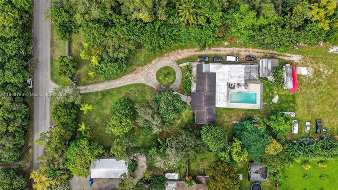 23825 SW 142nd Ave, Homestead FL 33032