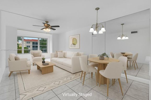 8000 N Sunrise Lakes Dr # 207, Sunrise FL 33322