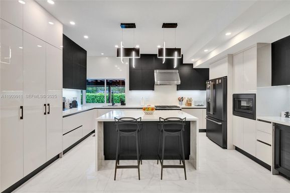 2156 NE 187th St, North Miami Beach FL 33179