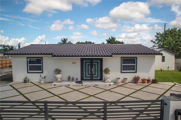 3541 SW 105th Ct, Miami FL 33165