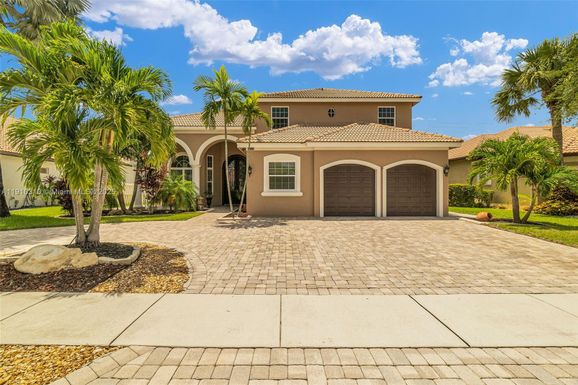 15974 SW 16th St, Pembroke Pines FL 33027