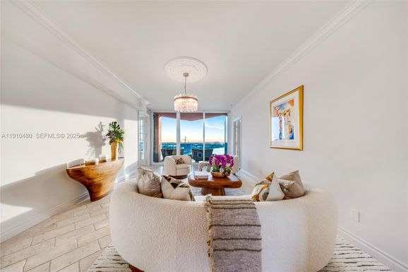 300 S Pointe Dr # 1702, Miami Beach FL 33139