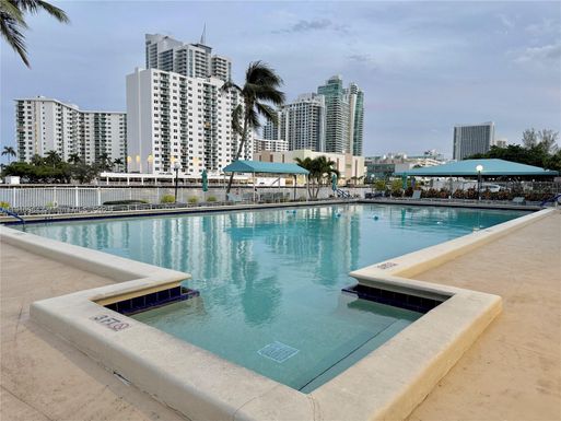 800 Parkview Dr # 519, Hallandale Beach FL 33009