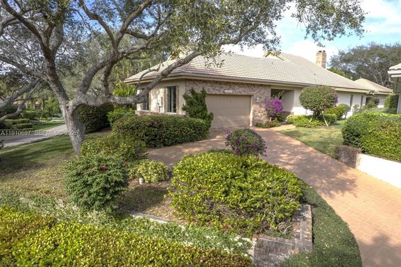 12001 SE Prestwick Ter, Tequesta FL 33469