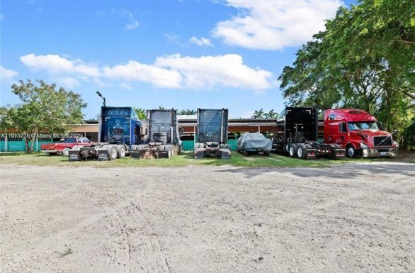 20235 SW 172nd Ave, Miami FL 33187