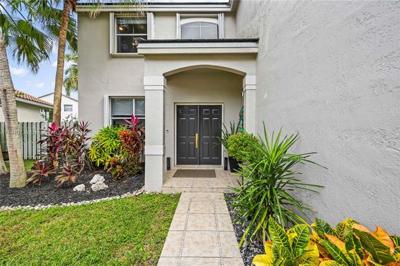 167 Bayridge Ln, Weston FL 33326