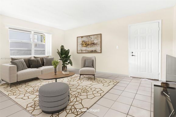 8660 SW 212th St # 101, Cutler Bay FL 33189