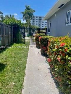 1283 NE 109th St, Miami FL 33161