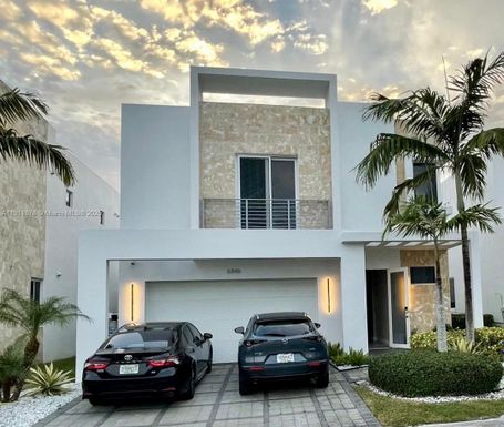 6846 NW 103rd Ave # 6846, Doral FL 33178