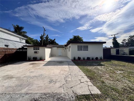 748 NW 77th Ter, Miami FL 33150
