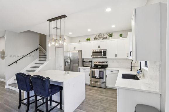 4671 Brumby Ter, Davie FL 33314