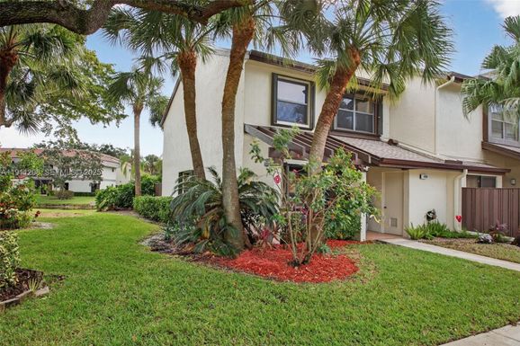 4588 Carambola Cir S # 27219, Coconut Creek FL 33066