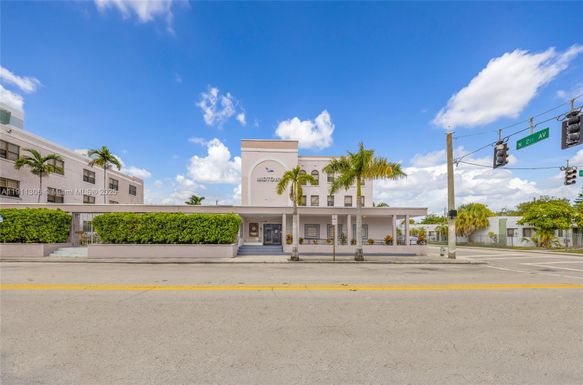 2001 Polk St, Hollywood FL 33020