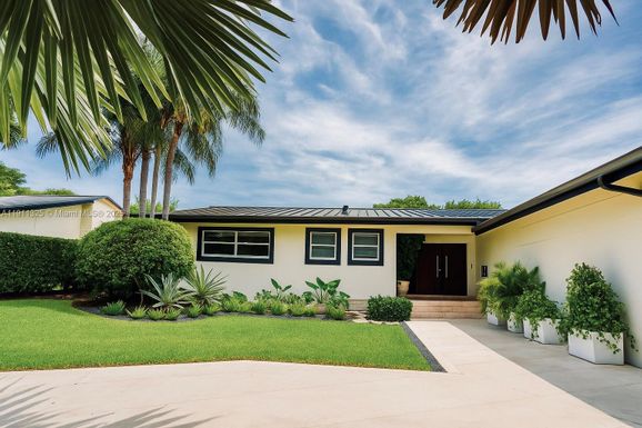 247 E East Shore Dr, Miami FL 33133