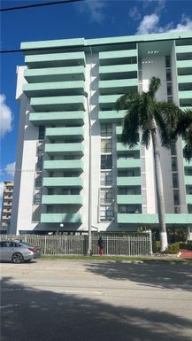 1825 W 44th Pl # 309, Hialeah FL 33012