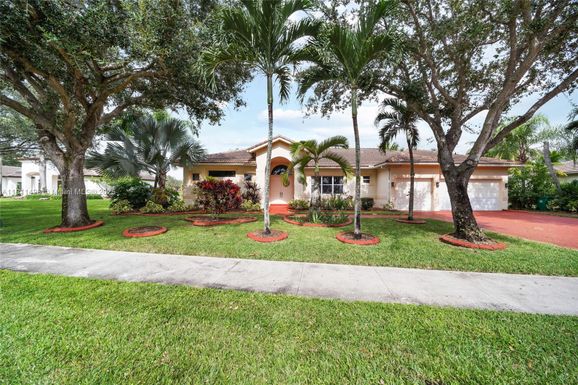 13875 SW 41st St, Davie FL 33330