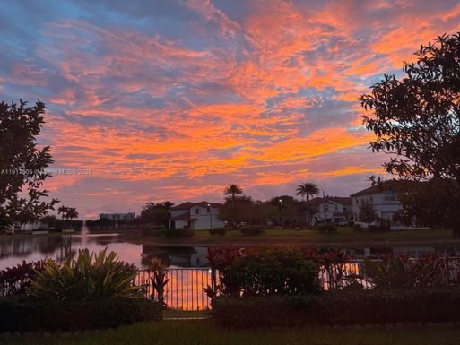 7943 NW 111th Ct, Doral FL 33178