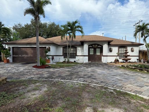 27120 Pinecrest Ln, Bonita Springs FL 34135