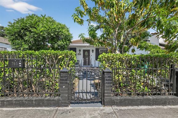 765 NW 46th St, Miami FL 33127
