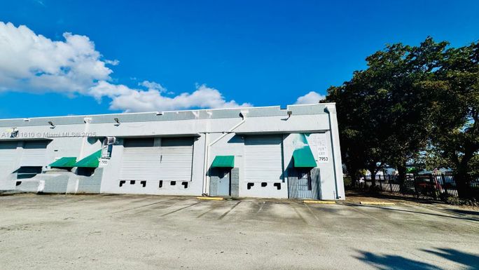 7955 NW 64th St, Medley FL 33166