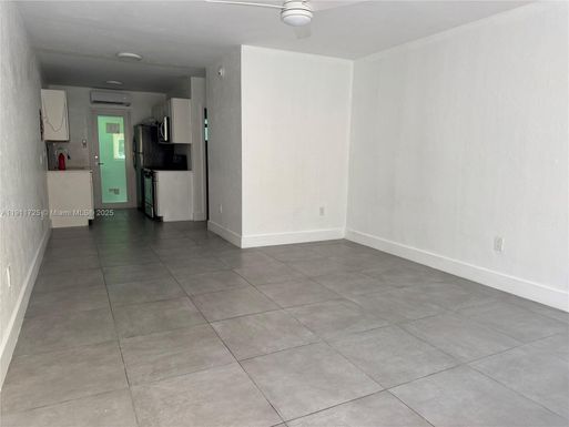 75 Washington Ave # 10, Miami Beach FL 33139