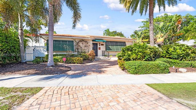 623 NE 17th Way, Fort Lauderdale FL 33304