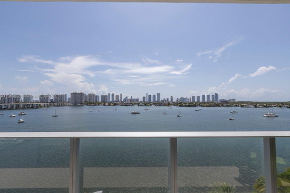 17111 SE Biscayne Blvd # 909, North Miami Beach FL 33160