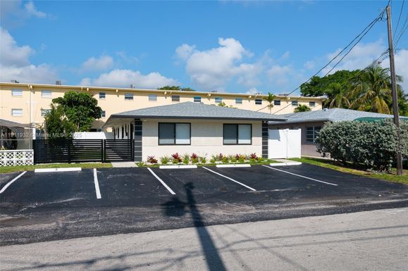 329 SE 12th Ave, Pompano Beach FL 33060