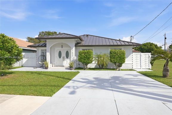 21695 SW 120th Ave, Miami FL 33170