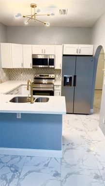 2320 NW 52nd St, Miami FL 33142