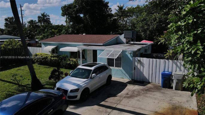 2933 NE 12th Ter, Pompano Beach FL 33064